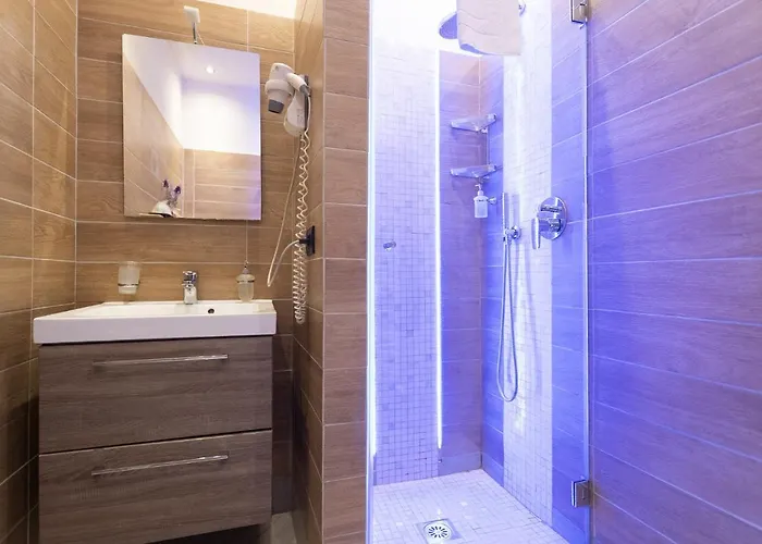 Oda ve Kahvaltı Serena 4*